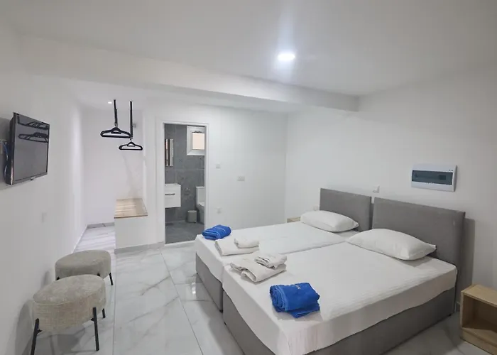 Gold Emerging Ltd 5 *